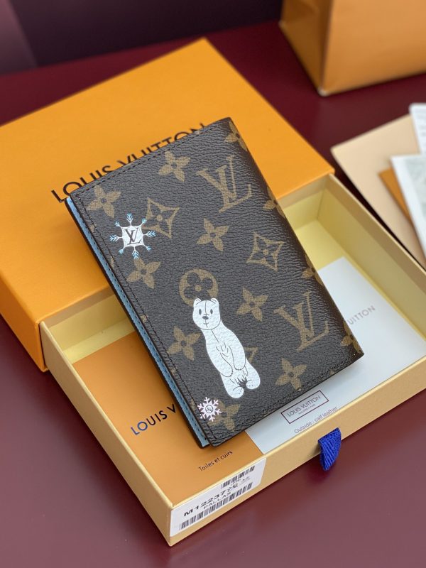 Louis Vuitton Passport Cover M12237