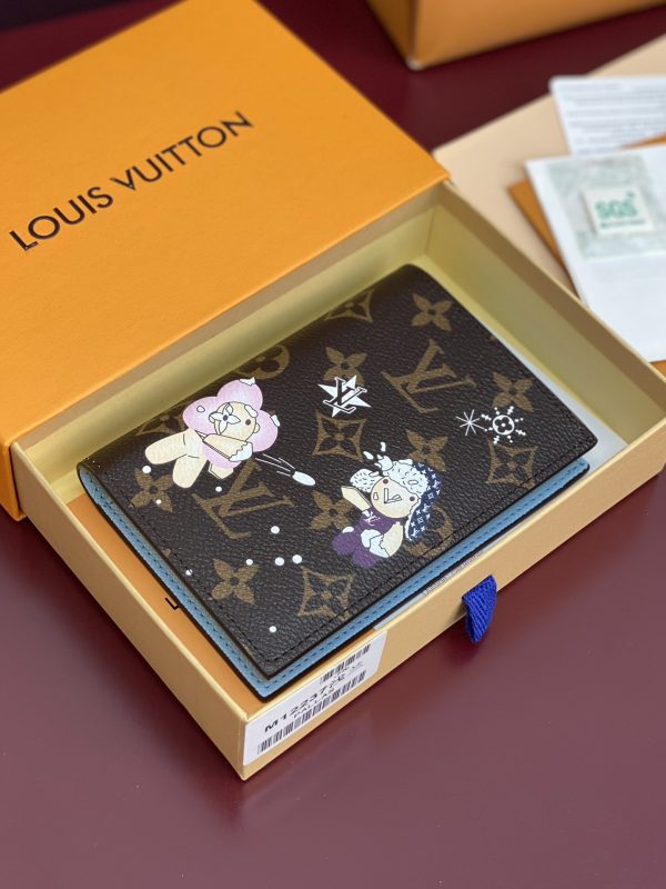 Louis Vuitton Passport Cover M12237