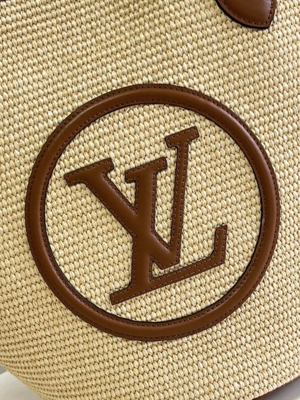 SUMMER SET: LOUIS VUITTON SAINT JACQUES BROWN 45CM & LOCK IT FLAT RAFFIA MULES BROWN