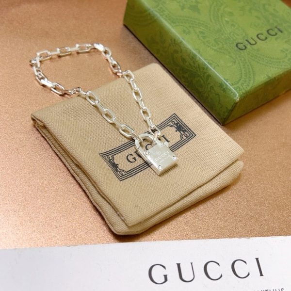 GUCCI TRADEMARK SILVER CHAIN ​​BRACELET WITH PADLOCK