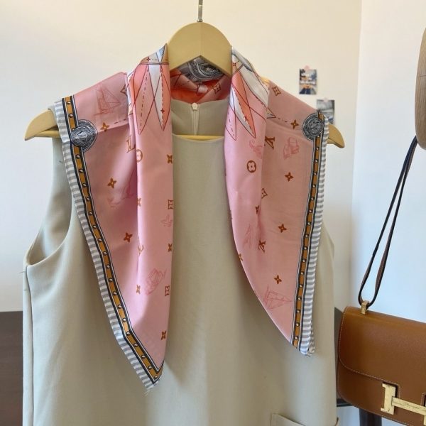 SUMMER SET: LOUIS VUITTON SUNSET WASHED PINK 27CM & MAP IN ROSE CLAIR 70CM