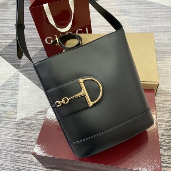 SUMMER SET: GUCCI 73 SMALL BUCKET BAG BLACK & THONG SANDAL WITH HORSEBIT BLACK