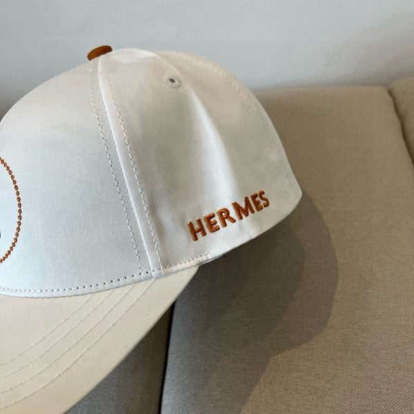 HERMES BASEBALL CAP WHITE H LOGO