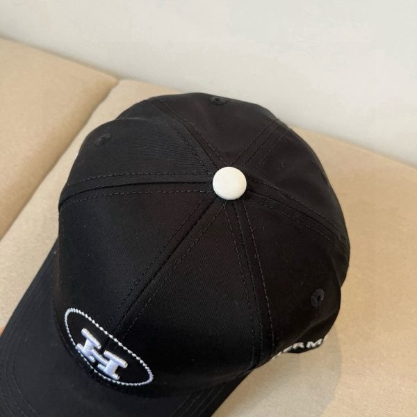 HERMES BASEBALL CAP BLACK H LOGO
