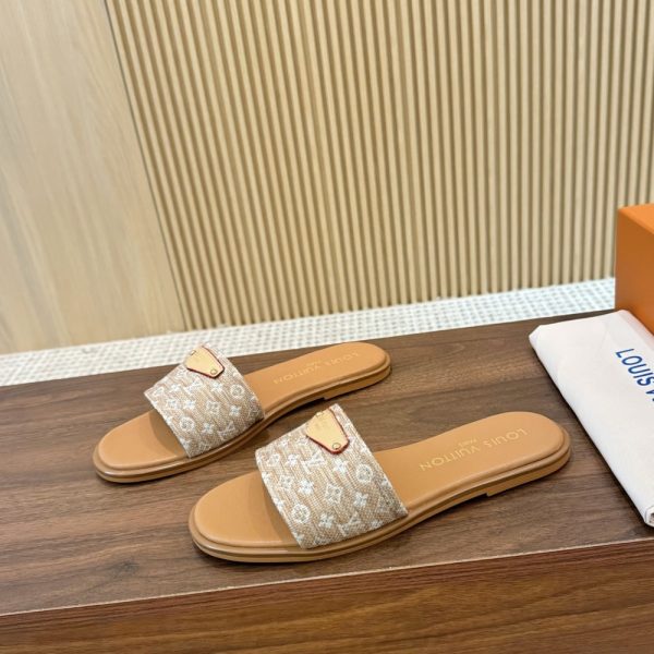LOUIS VUITTON LILY FLAT MULE NATURAL 1AHLWF