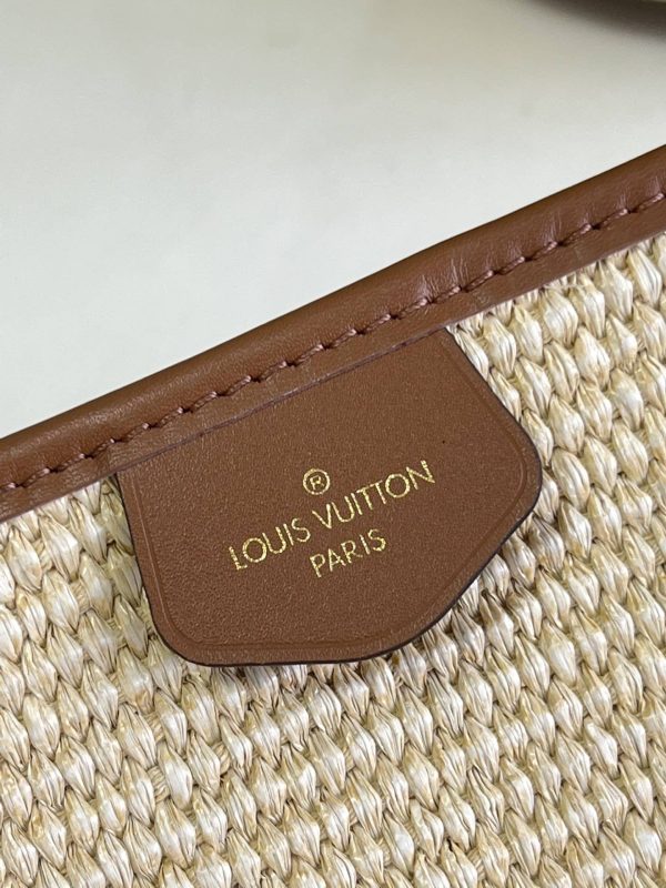 SUMMER SET: LOUIS VUITTON SAINT JACQUES BROWN 45CM & LOCK IT FLAT RAFFIA MULES BROWN