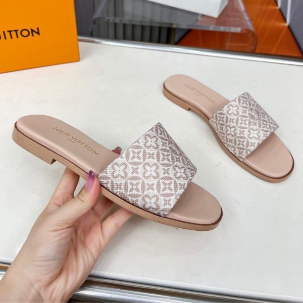 LOUIS VUITTON LILY FLAT MULE BEIGE 1AHM99