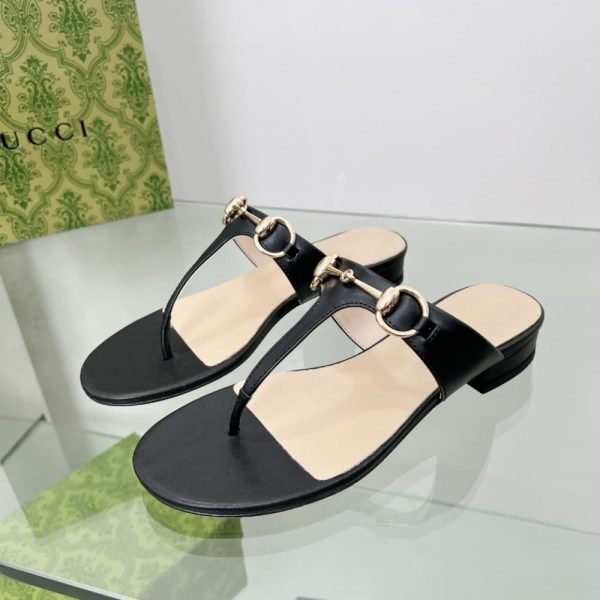 SUMMER SET: GUCCI 73 SMALL BUCKET BAG BLACK & THONG SANDAL WITH HORSEBIT BLACK