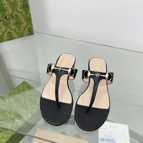 SUMMER SET: GUCCI 73 SMALL BUCKET BAG BLACK & THONG SANDAL WITH HORSEBIT BLACK