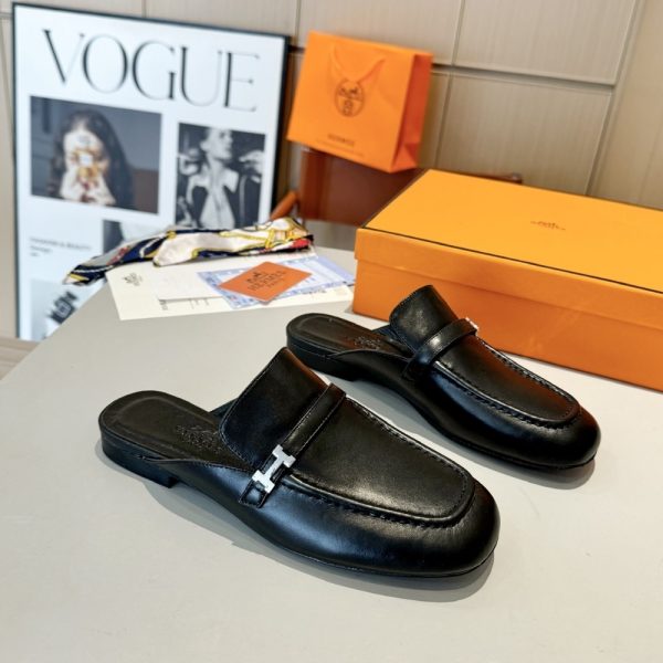 HERMES LENA MULE BLACK H241037Z 02350