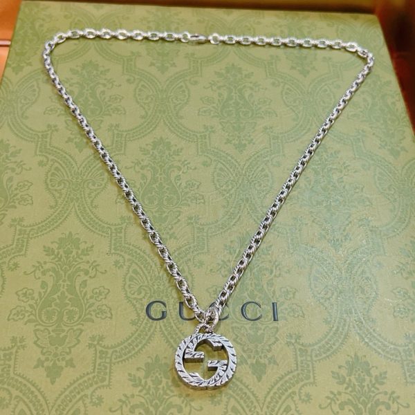 GUCCI INTERLOCKING PENDANT NECKLACE SILVER ‎455307 J8400 0811