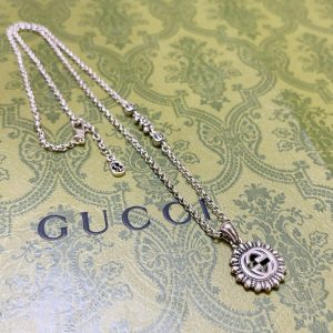 GUCCI INTERLOCKING G LOGO EMBELLISHED PENDANT STATION NECKLACE GOLD TONE