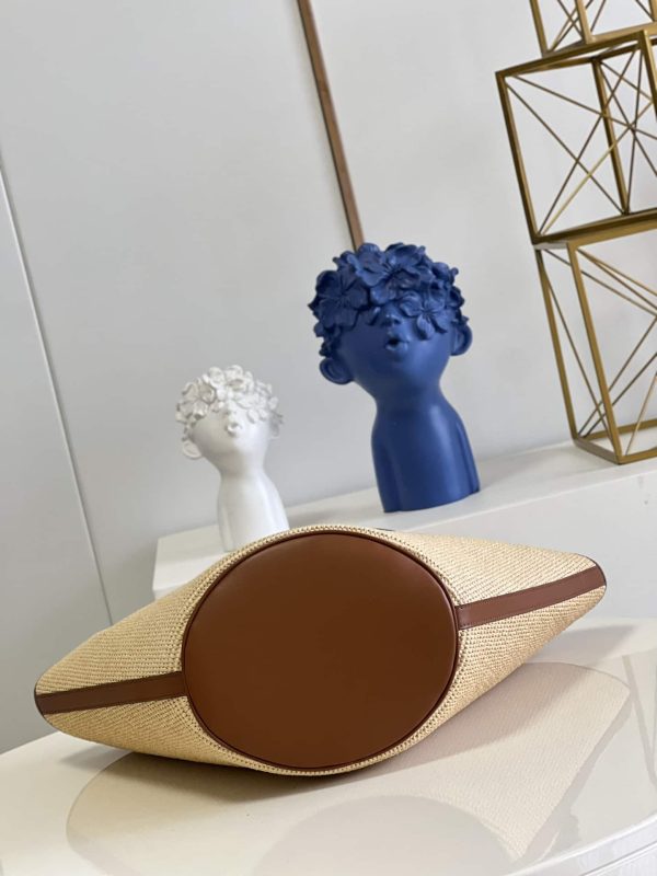 SUMMER SET: LOUIS VUITTON SAINT JACQUES BROWN 45CM & LOCK IT FLAT RAFFIA MULES BROWN