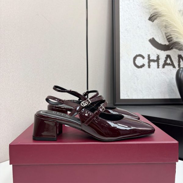 Gucci Women’s pump with Double G