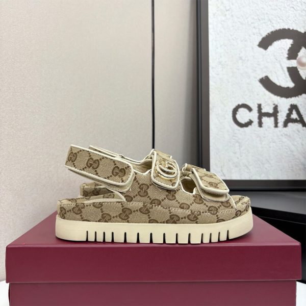 GUCCI Women’s sandal with Double G