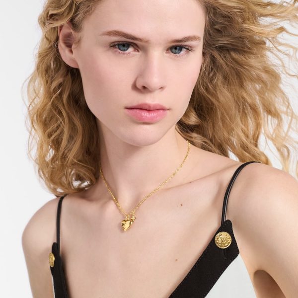 LOUIS VUITTON BLOOMING HEART NECKLACE GOLD M02310