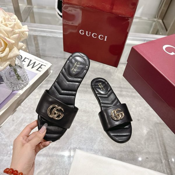 GUCCI WOMEN SLIDE SANDAL WITH DOUBLE G BLACK ‎832449 BKO00 1000