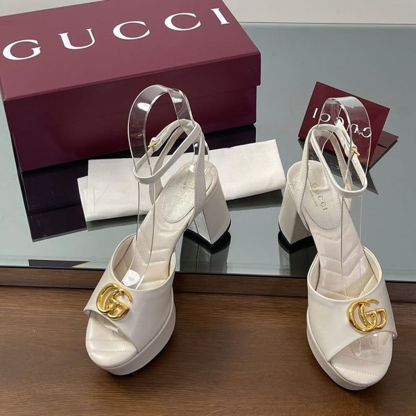 GUCCI Women’s platform sandal with Double G