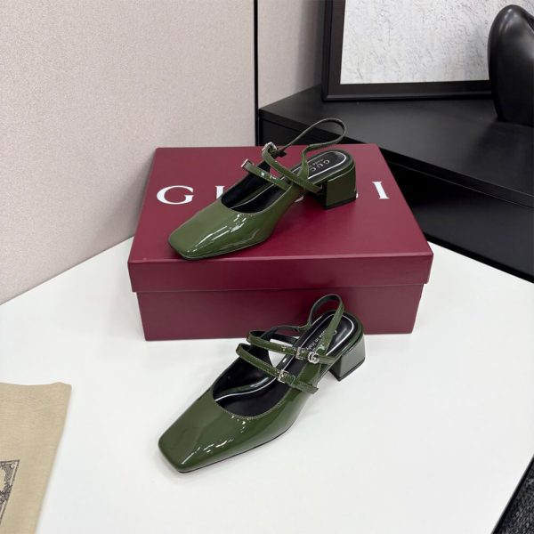 Gucci Women’s pump with Double G