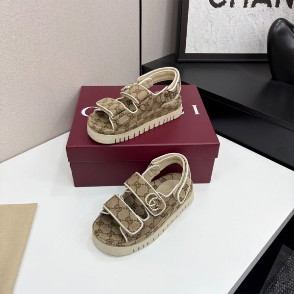 GUCCI Women’s sandal with Double G