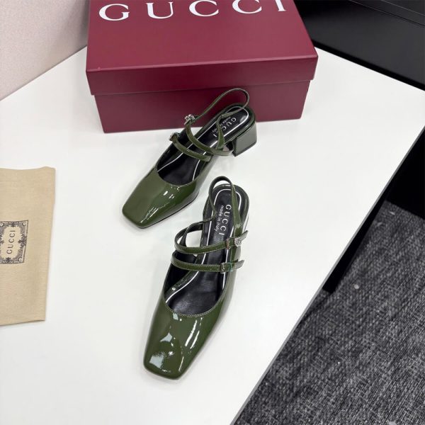 Gucci Women’s pump with Double G