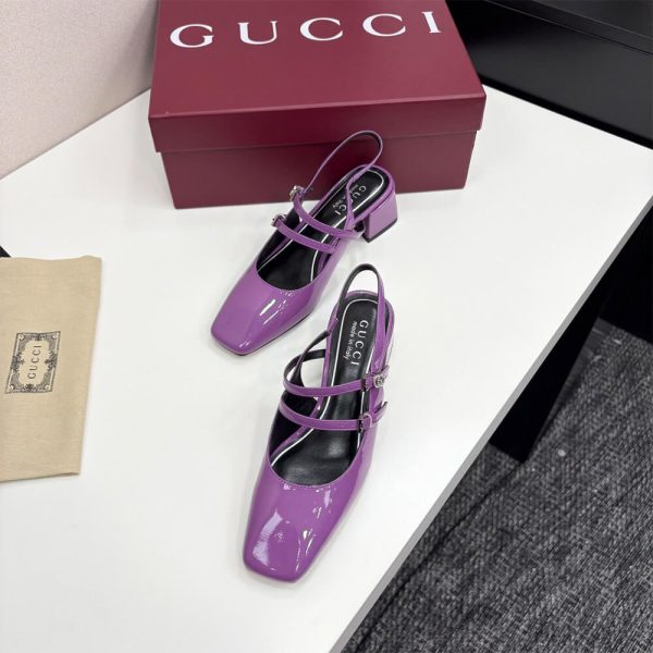 Gucci Women’s pump with Double G