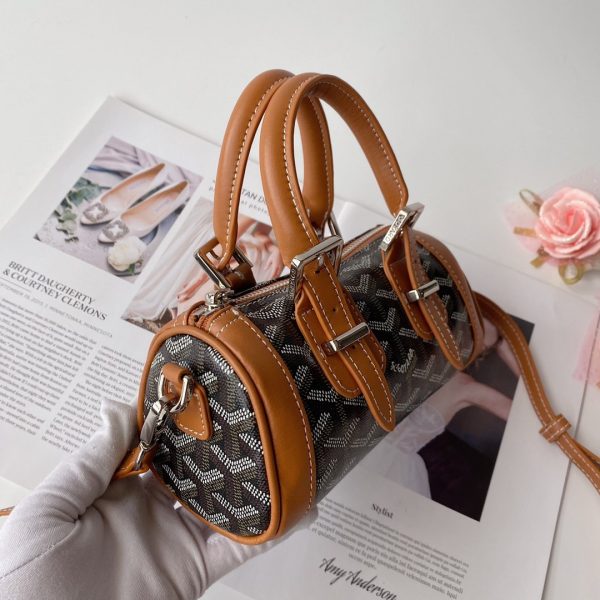 Cowhide Bag 12082025 – Size 18 x 8 x 10 cm