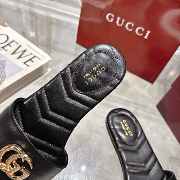 GUCCI WOMEN SLIDE SANDAL WITH DOUBLE G BLACK ‎832449 BKO00 1000