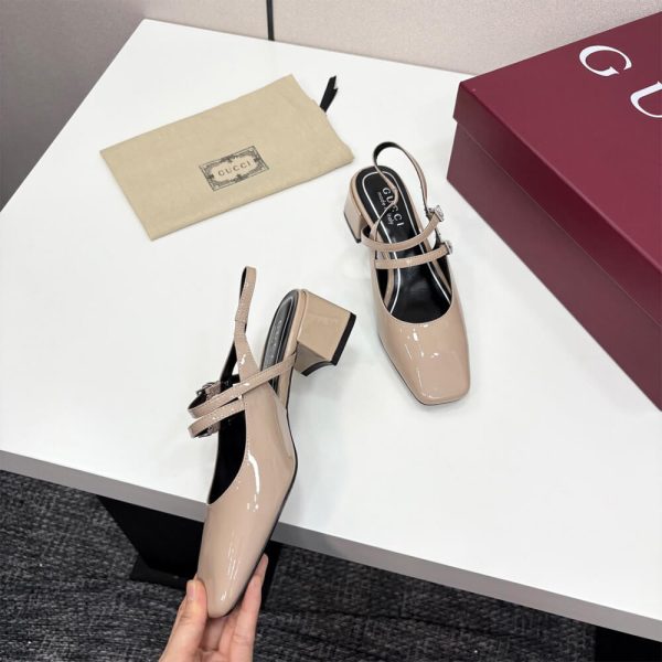 Gucci Women’s pump with Double G