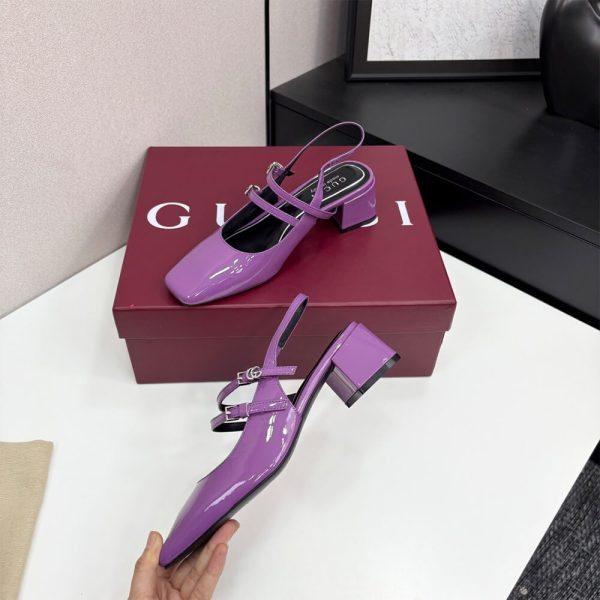Gucci Women’s pump with Double G