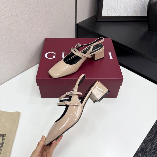 Gucci Women’s pump with Double G