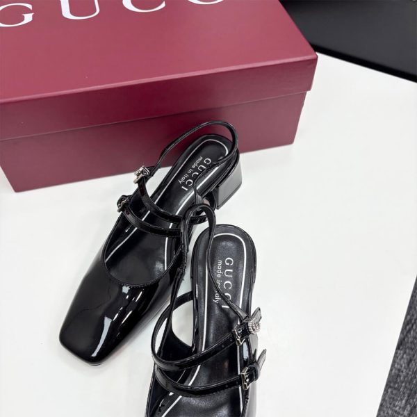 Gucci Women’s pump with Double G