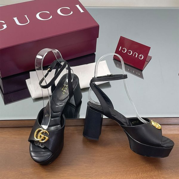 GUCCI Women’s platform sandal with Double G