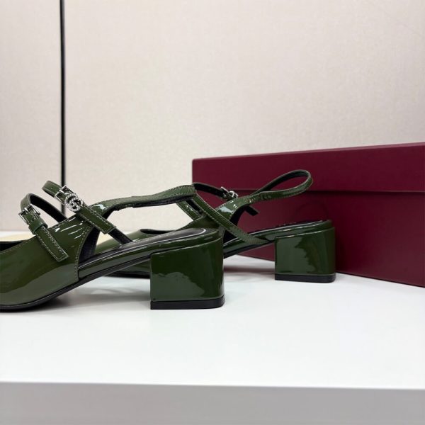 Gucci Women’s pump with Double G