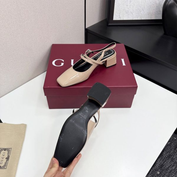 Gucci Women’s pump with Double G