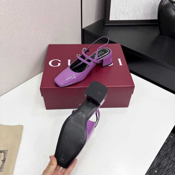 Gucci Women’s pump with Double G