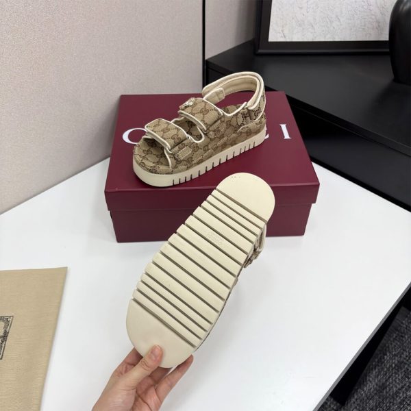 GUCCI Women’s sandal with Double G