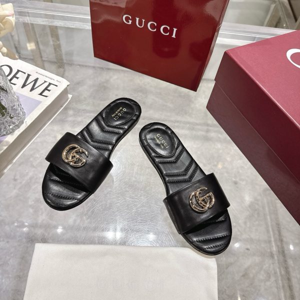 GUCCI WOMEN SLIDE SANDAL WITH DOUBLE G BLACK ‎832449 BKO00 1000