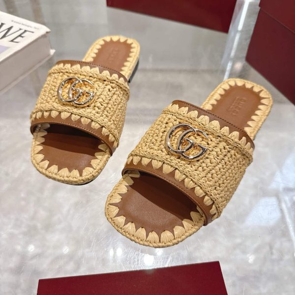 GUCCI WOMEN SLIDE SANDAL WITH DOUBLE G RAFFIA CROCHET 835084 FAEQ3 9642