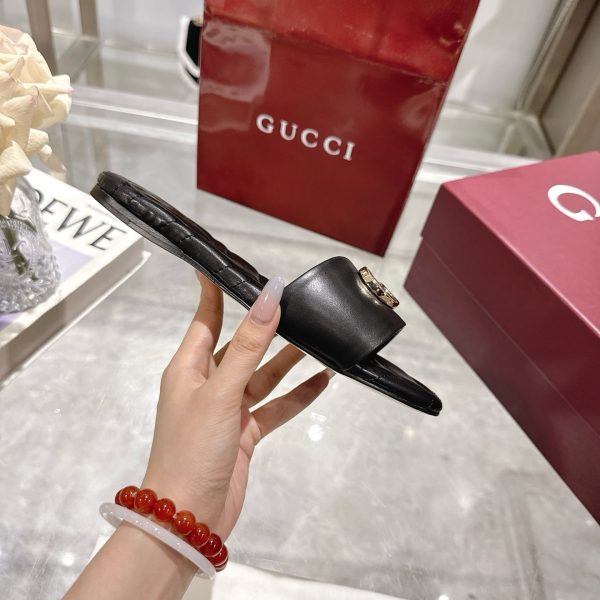 GUCCI WOMEN SLIDE SANDAL WITH DOUBLE G BLACK ‎832449 BKO00 1000