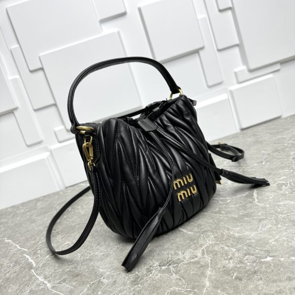 MIU MIU MATELASSÉ NAPPA LEATHER BAG BLACK 17CM 5BE084 N88 F0002 V OOO