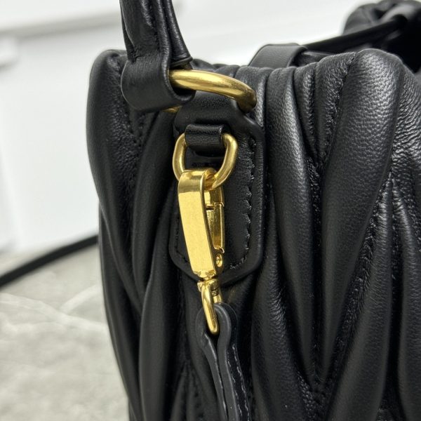 MIU MIU MATELASSÉ NAPPA LEATHER BAG BLACK 17CM 5BE084 N88 F0002 V OOO
