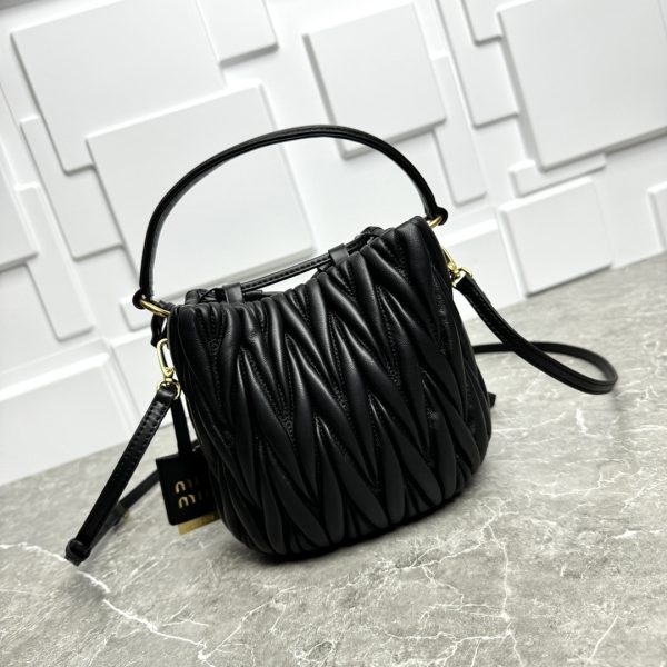 MIU MIU MATELASSÉ NAPPA LEATHER BAG BLACK 17CM 5BE084 N88 F0002 V OOO