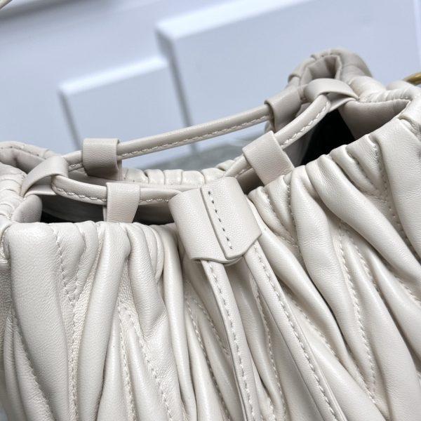 MIU MIU MATELASSÉ NAPPA LEATHER BAG WHITE 17CM 5BE084 N88 F0009