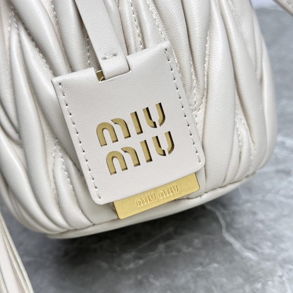 MIU MIU MATELASSÉ NAPPA LEATHER BAG WHITE 17CM 5BE084 N88 F0009