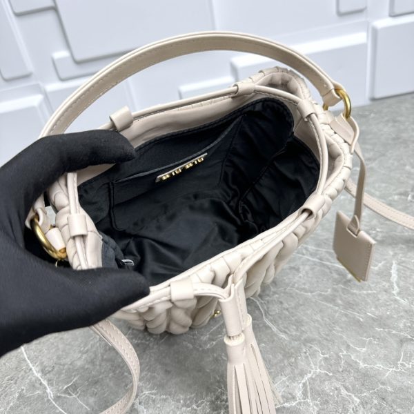 MIU MIU MATELASSÉ NAPPA LEATHER BAG WHITE 17CM 5BE084 N88 F0009