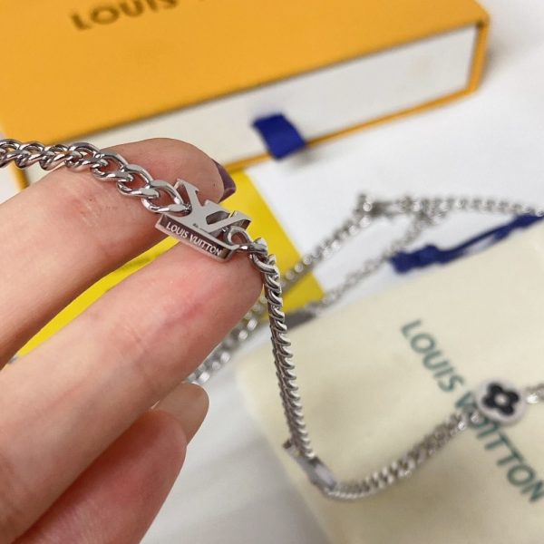LOUIS VUITTON LV SPIKE CHARMS NECKLACE SILVER M01717