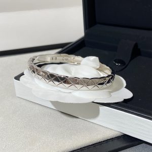 CHANEL COCO CRUSH bracelet
