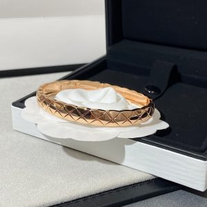 CHANEL COCO CRUSH bracelet