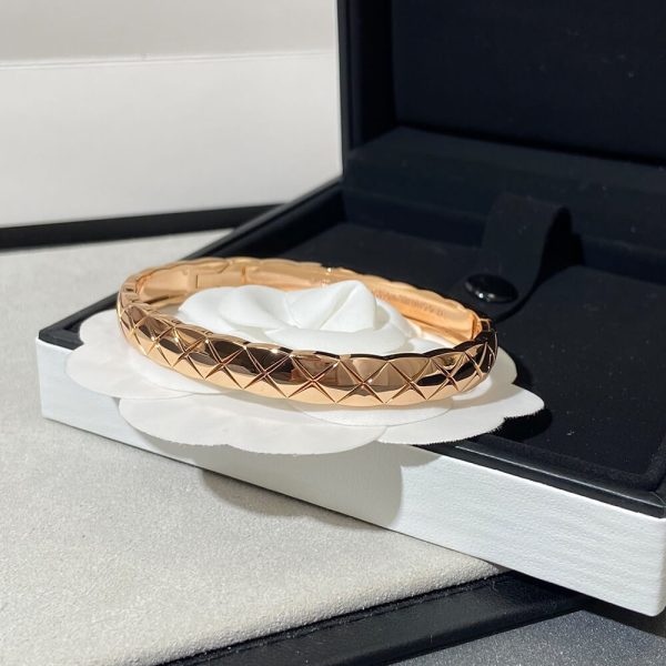 CHANEL COCO CRUSH bracelet